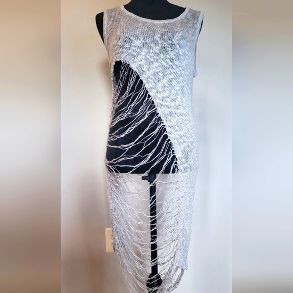 POL Distressed Gray Cutout Long Top. Size S NWOT - Picture 1 of 10